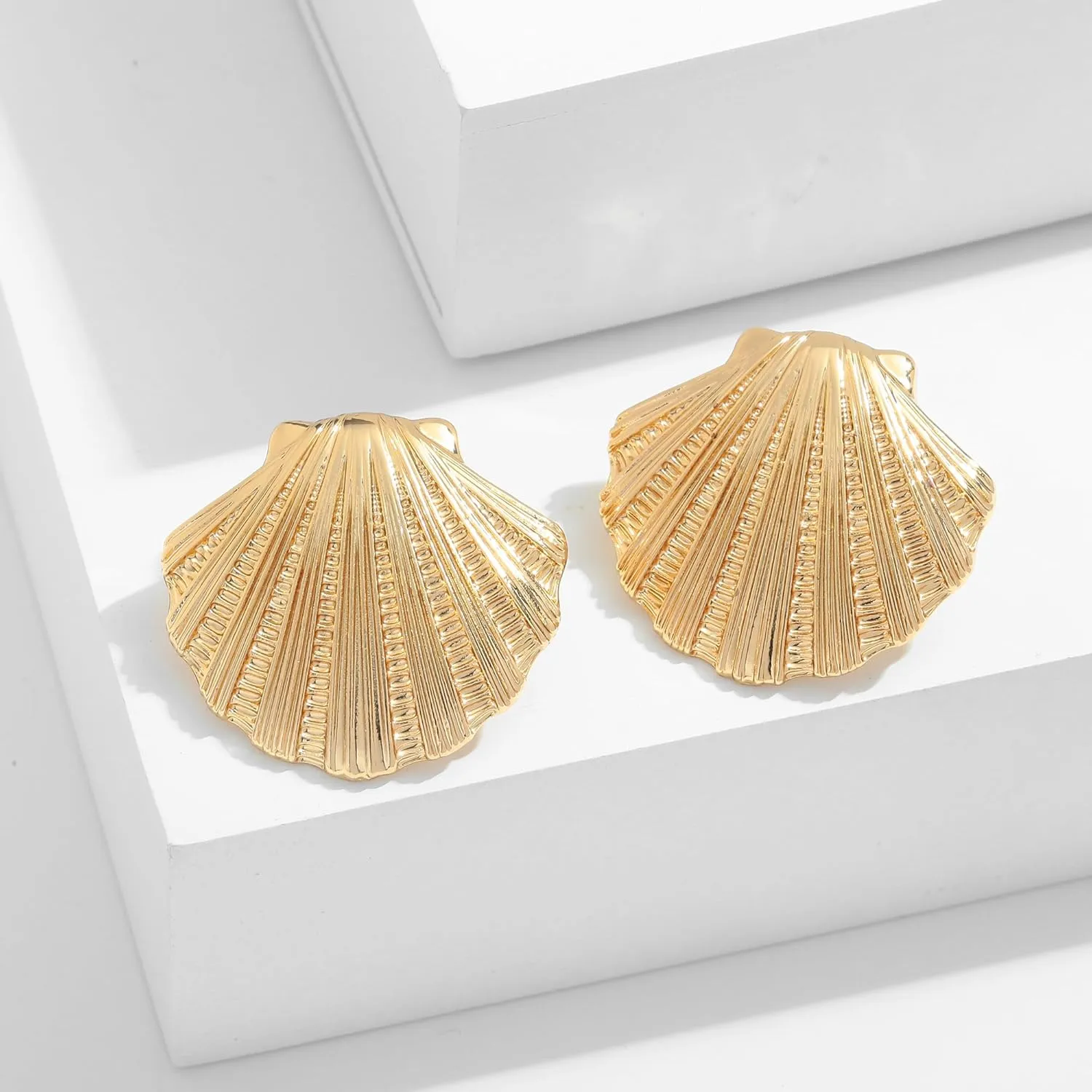 Gold Starfish Earrings for Women Beach Ocean Style Trendy Shell Dangle Earrings for Vacation Chunky Seashell Studs Hypoallergenic Statement Summer Jewelry