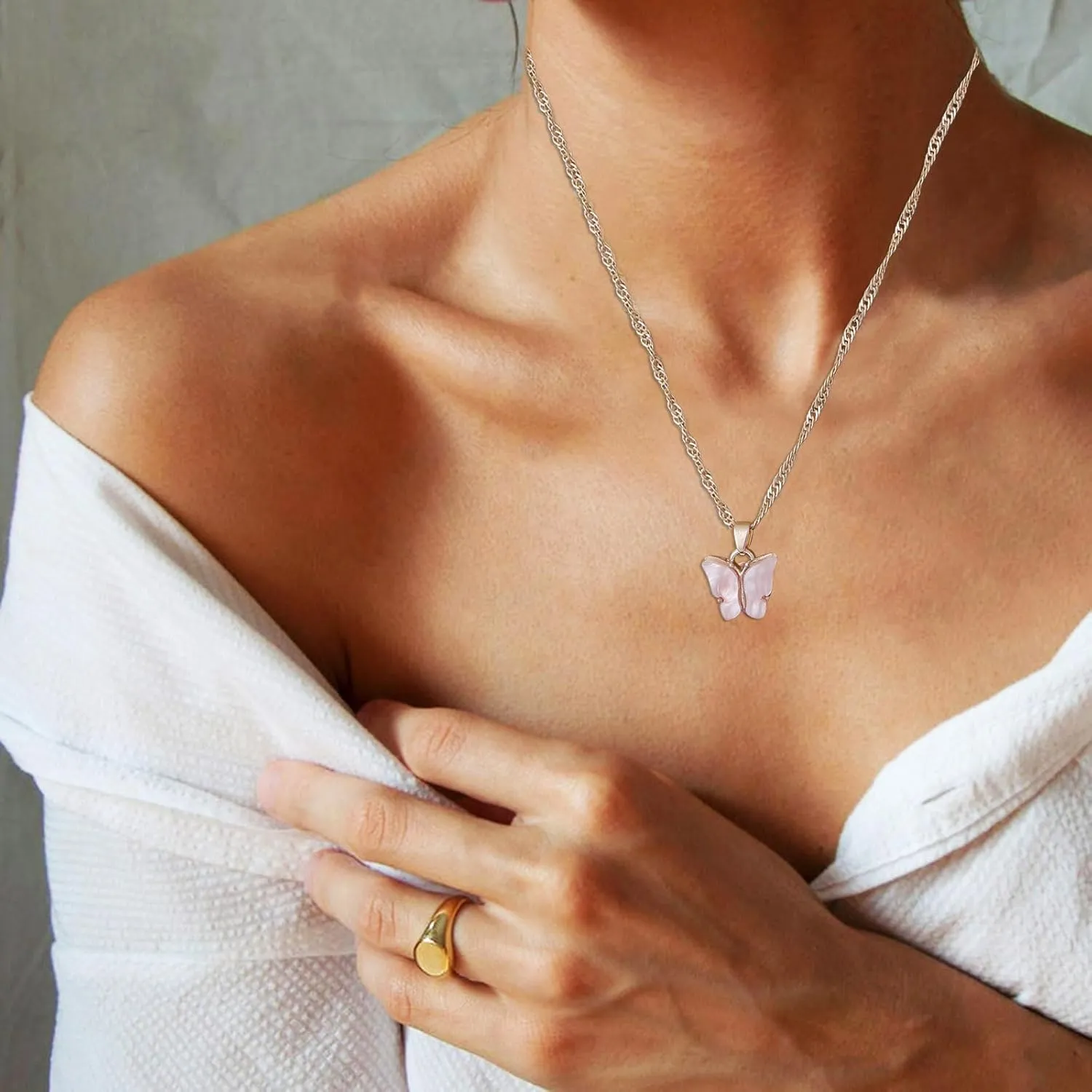 Initial Butterfly Necklace for Women,Gold Plated Dainty Butterfly Pendant Choker Party Prom Jewelry Accessories for Ladies
