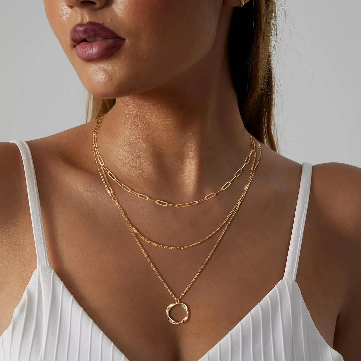 VIROMY Gold Necklace for Women 14k Gold Chain Necklaces Dainty Layered Necklaces Simple Stackable Pendant Necklaces Herringbone Cuban Paperclip Chain Gold Choker Necklaces Gold Jewelry for Women