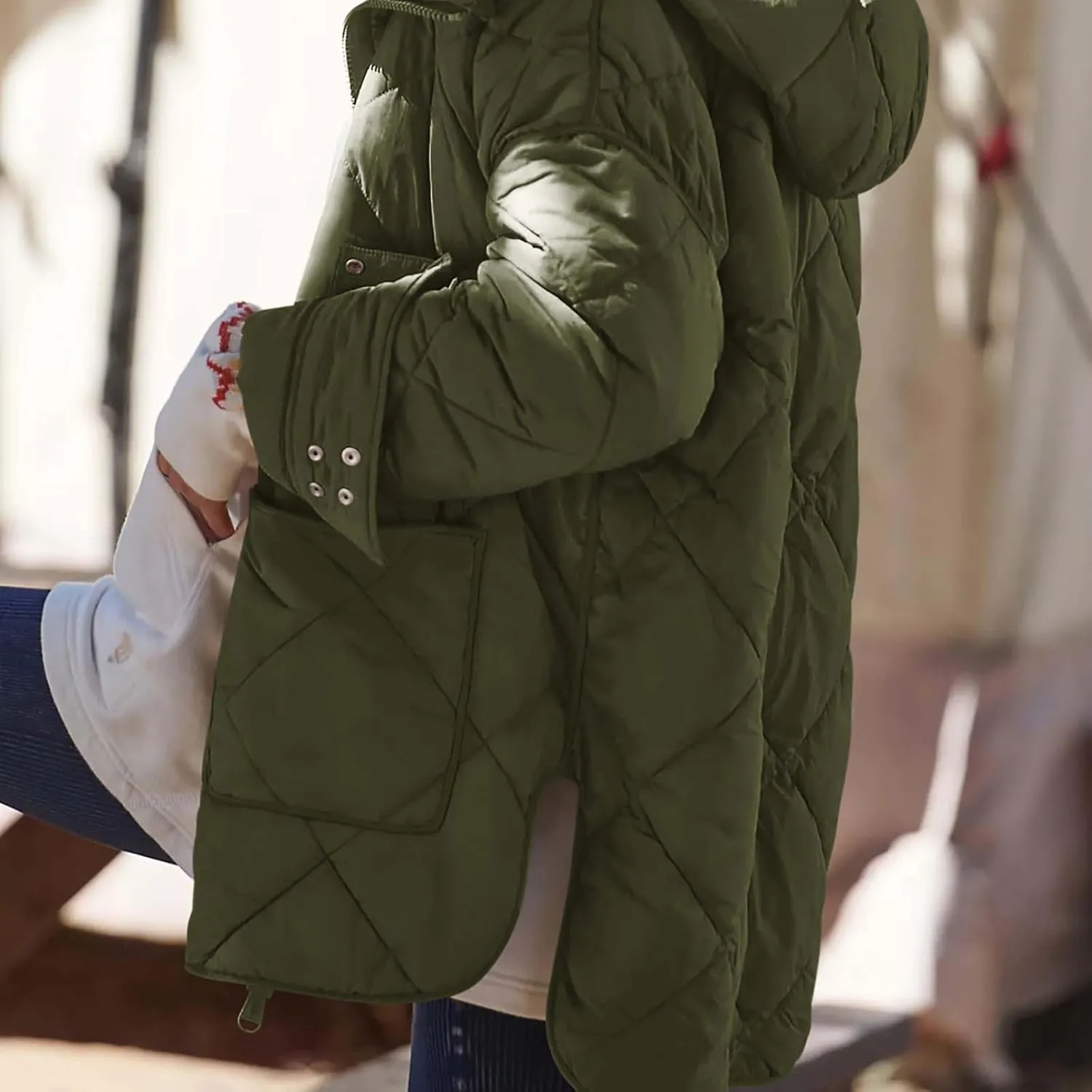 Women's Oversized Lightweight Down Coat Long Sleeve Side Slits Zip Short Puffer Jackets Outdoor Solid Quilted Jacket