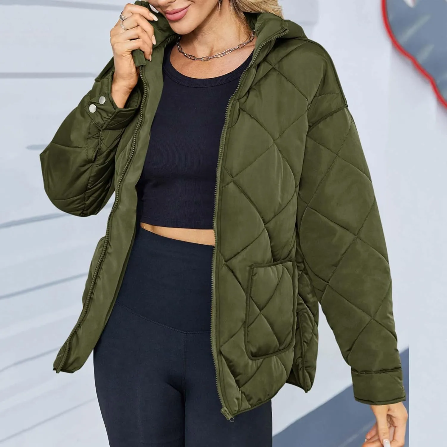 Women's Oversized Lightweight Down Coat Long Sleeve Side Slits Zip Short Puffer Jackets Outdoor Solid Quilted Jacket